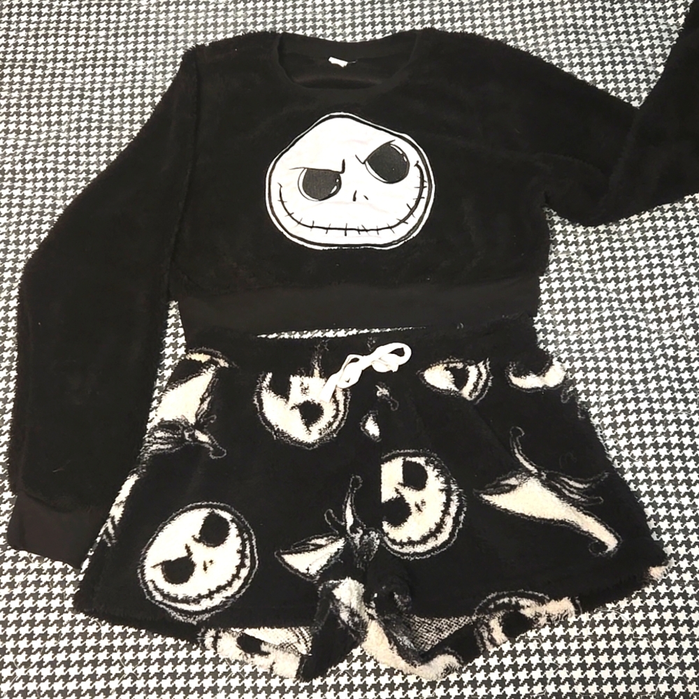 EUC Disney The Nightmare Before Christmas Jack & Zero Sherpa Girls Lounge Set